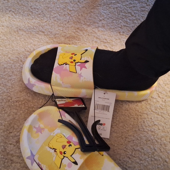 Pokémon slides/ sandals/ slippers - Picture 3 of 3